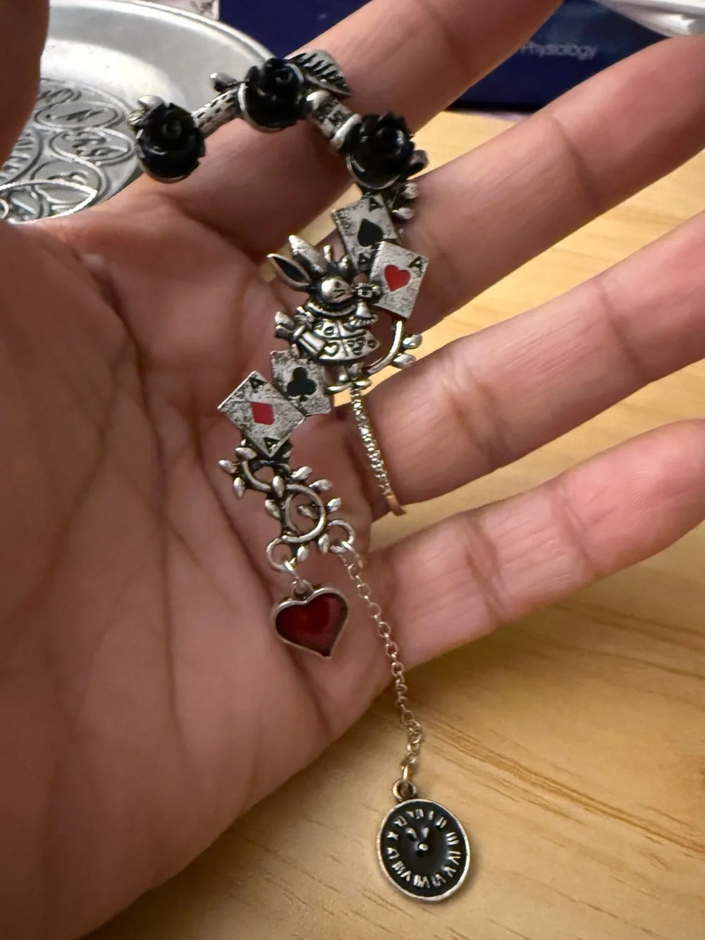 “Hot Topic” Silver Ear Cuff Alice in Wonderland Official Lewis Carroll